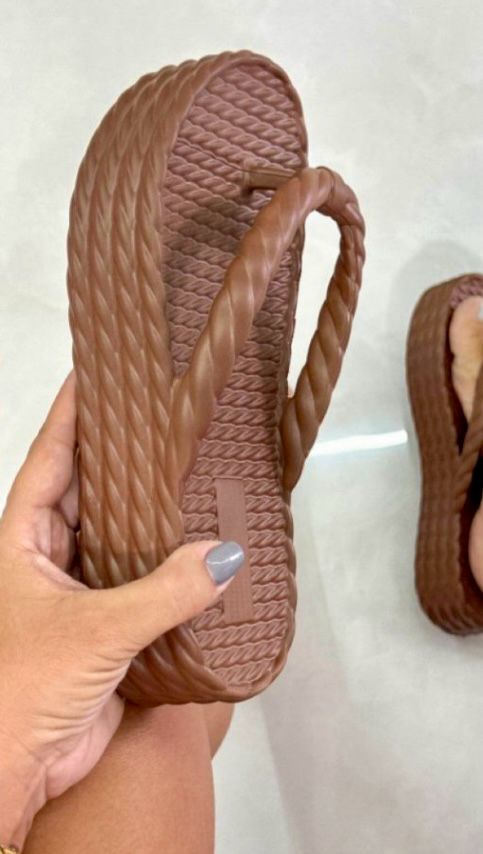 CHINELO NUVEM BIA